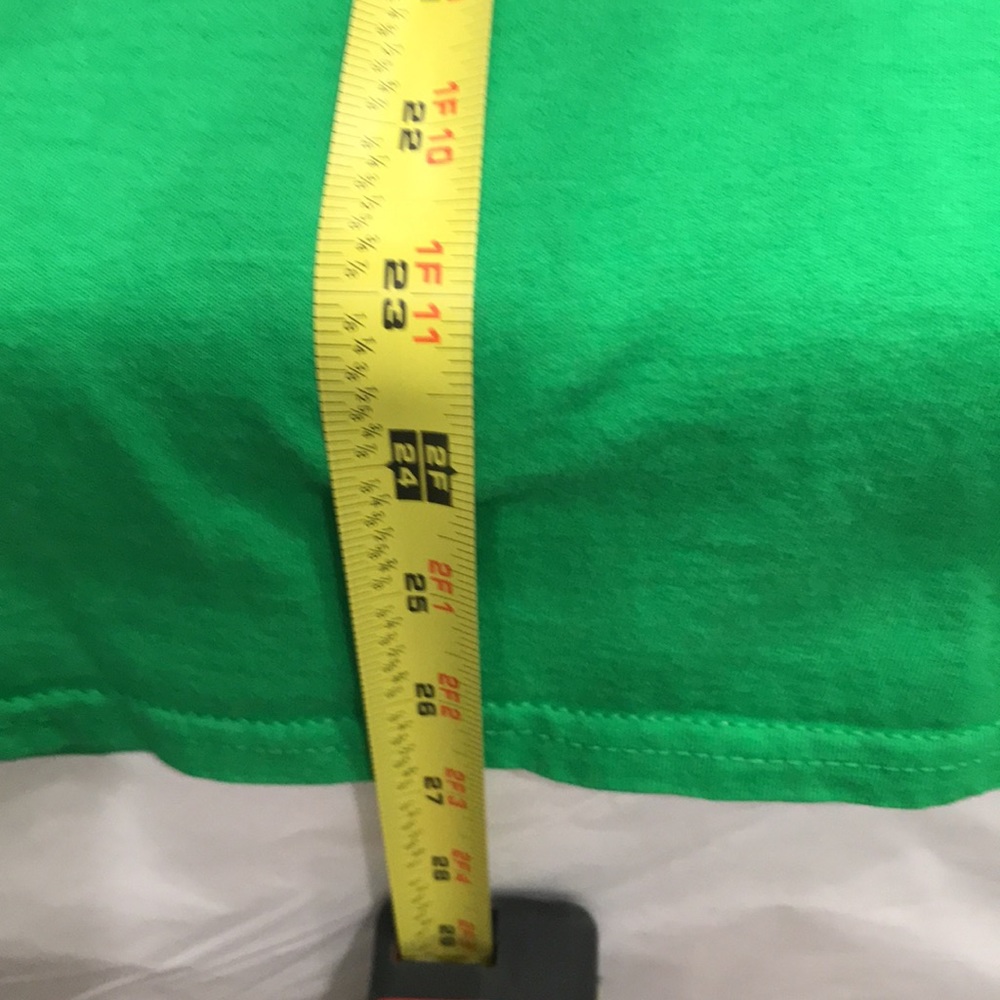 ST PATRICKS DAY medium 38/40 UNISEX t shirt. Beautiful green. GO HAV F U N - Picture 4 of 5